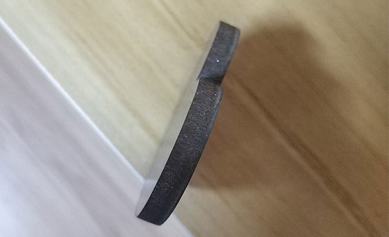 What is the difference between plasma cutter and fiber laser cutter?